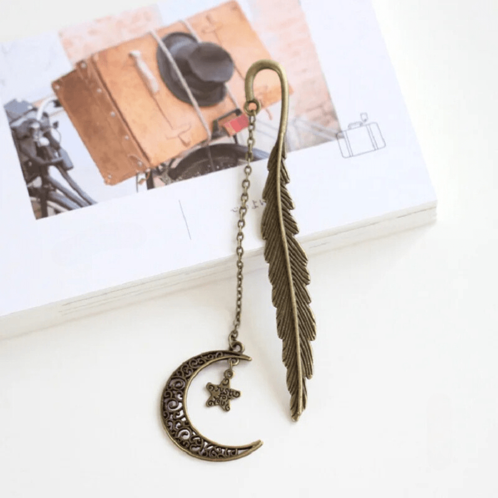 Marque-page en métal pendentif | Plume-Lune | Paradis du lecteur Bronze